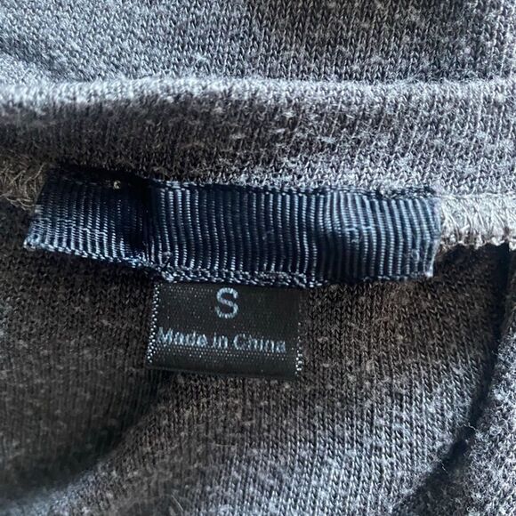 Grey SZ S cold shoulder grey lightweight sweater - Picture 6 of 6